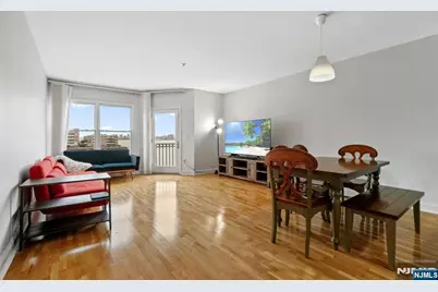 206 The Promenade 206 #206, Edgewater, NJ 07020 - Photo 3