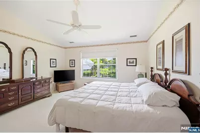 107 Suleski Court, Mahwah, NJ 07430 - Photo 17