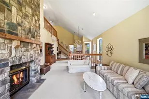 107 Suleski Ct, Mahwah, NJ 07430 - Photo 5