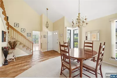 107 Suleski Court, Mahwah, NJ 07430 - Photo 3