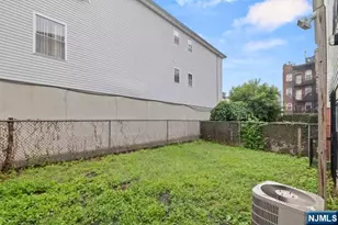 43 Crane St, Newark, NJ 07104 - Photo 9