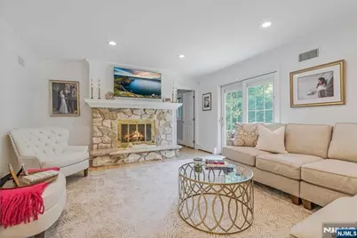 7 Lookout Point Trail, Totowa, NJ 07512 - Photo 13