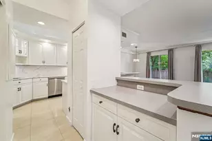 1077 River Road Th9, Edgewater, NJ 07020 - Photo 7