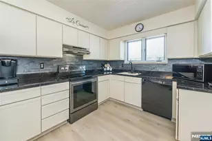 5 Domessina Ln E1, Caldwell, NJ 07006 - Photo 9