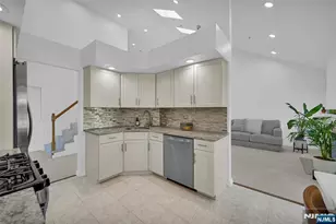 659 Richmond Ct 659, Ramsey, NJ 07446 - Photo 13