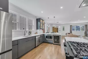 416 Kingsland Ave, Lyndhurst Township, NJ 07071 - Photo 3