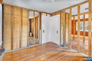 68-70 Richelieu Pl, Newark, NJ 07106 - Photo 17