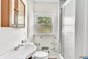 68-70 Richelieu Pl, Newark, NJ 07106 - Photo 21