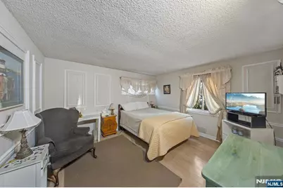 302 Howland Avenue, River Edge, NJ 07661 - Photo 33