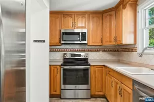 42 Meadow Ln, Bloomfield, NJ 07003 - Photo 11