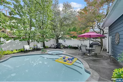 1061 Roosevelt Avenue, New Milford, NJ 07646 - Photo 47