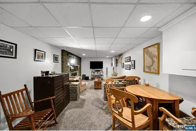 1061 Roosevelt Avenue, New Milford, NJ 07646 - Photo 29