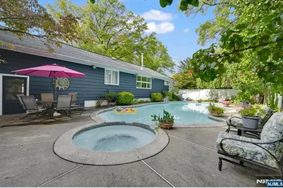 1061 Roosevelt Avenue, New Milford, NJ 07646 - Photo 41