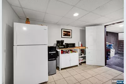 1061 Roosevelt Avenue, New Milford, NJ 07646 - Photo 37