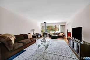 1061 Roosevelt Ave, New Milford, NJ 07646 - Photo 9