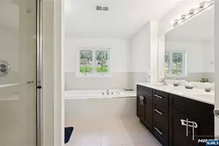 16 Jacob Way, Phillipsburg, NJ 08865 - Photo 23