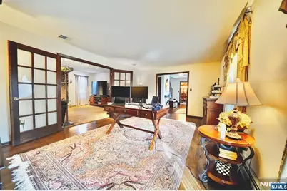 8 Torbet, Wayne, NJ 07470 - Photo 5