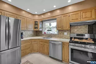 61 Hobart St, Ridgefield Park, NJ 07660 - Photo 23