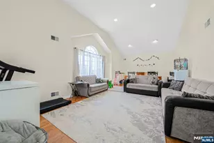 5 Charles St, Lodi, NJ 07644 - Photo 3