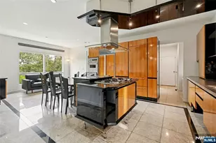 8 Vanderbilt Dr, Livingston, NJ 07039 - Photo 11