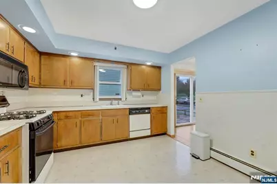 426 Broad Street, Carlstadt, NJ 07072 - Photo 5