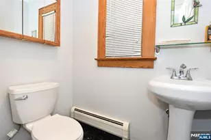 243 Cleveland Ave, Hasbrouck Heights, NJ 07604 - Photo 17