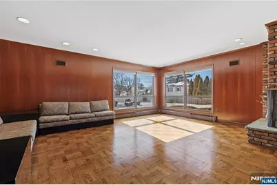 645 Cambridge Road, Paramus, NJ 07652 - Photo 15