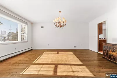 645 Cambridge Road, Paramus, NJ 07652 - Photo 9