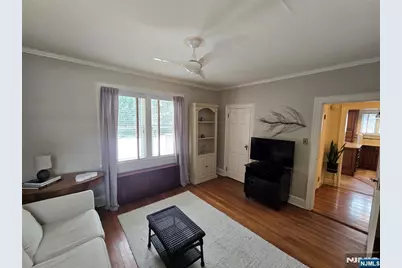 224 Cleveland Avenue, Hasbrouck Heights, NJ 07604 - Photo 3