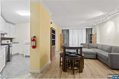 7004 Boulevard East 6A #6A, Guttenberg, NJ 07093 - Photo 3