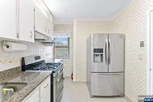 3071 Edwin Ave 5C, Fort Lee, NJ 07024 - Photo 3