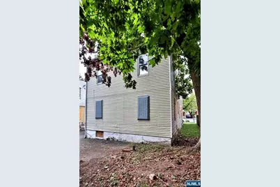 207-209 Hansbury Avenue, Newark, NJ 07112 - Photo 15