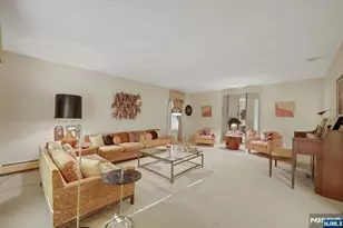 300 Forsythia Ct, Franklin Lakes, NJ 07417 - Photo 13