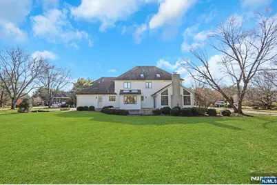 300 Forsythia Court, Franklin Lakes, NJ 07417 - Photo 43