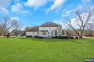 300 Forsythia Ct, Franklin Lakes, NJ 07417 - Photo 43