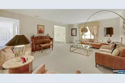 300 Forsythia Court, Franklin Lakes, NJ 07417 - Photo 11