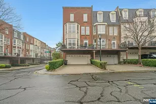 110 Kensington Dr, Fort Lee, NJ 07024 - Photo 23