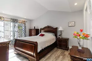 68 Mountainside Dr, Pompton Lakes, NJ 07442 - Photo 9