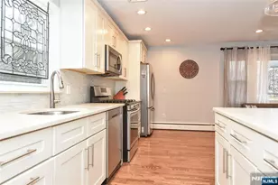 82 Grove St, Waldwick, NJ 07463 - Photo 9