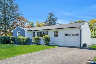 1 Crestwood Lane, Clark Township, NJ 07066 - Photo 3