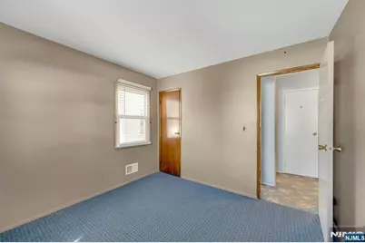 18 Ferncliff Road, Jersey City, NJ 07305 - Photo 15