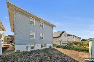 18 Ferncliff Rd, Jersey City, NJ 07305 - Photo 31