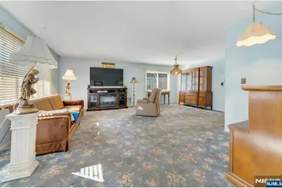 18 Ferncliff Road, Jersey City, NJ 07305 - Photo 3