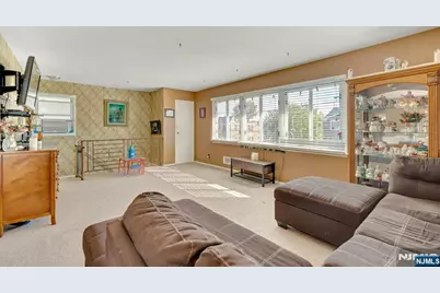 18 Ferncliff Road, Jersey City, NJ 07305 - Photo 21