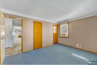 18 Ferncliff Road, Jersey City, NJ 07305 - Photo 13