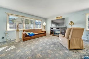 18 Ferncliff Rd, Jersey City, NJ 07305 - Photo 7