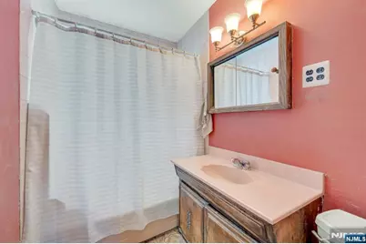 18 Ferncliff Road, Jersey City, NJ 07305 - Photo 29