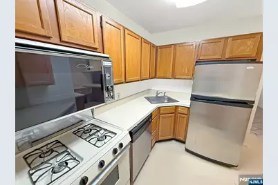 109 Grand Avenue 4H #4H, Englewood, NJ 07631 - Photo 7