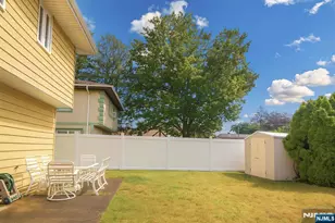 11 Roehrs Dr, Wallington, NJ 07057 - Photo 23