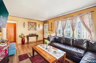 212 Jackson Ave, North Plainfield, NJ 07060 - Photo 3